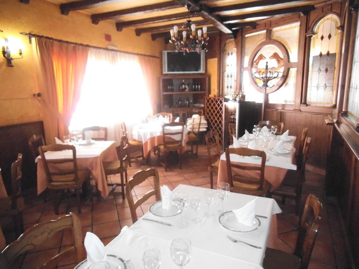 Hostal Los Galgos Yepes Luaran gambar