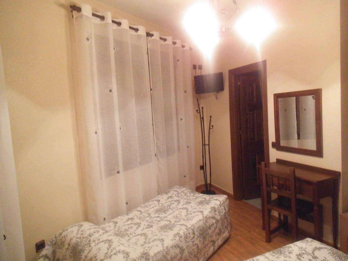 Hostal Los Galgos Yepes Luaran gambar