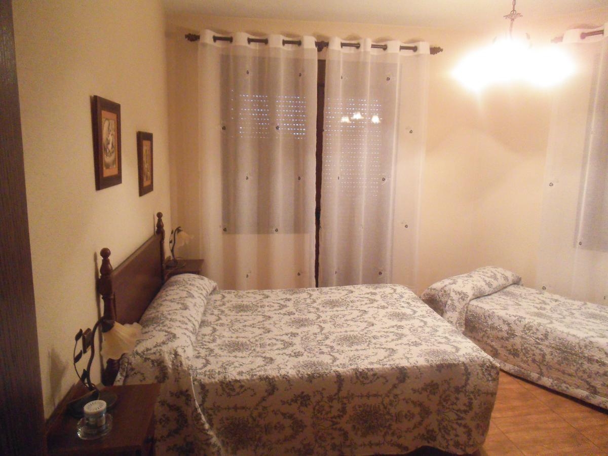 Hostal Los Galgos Yepes Luaran gambar