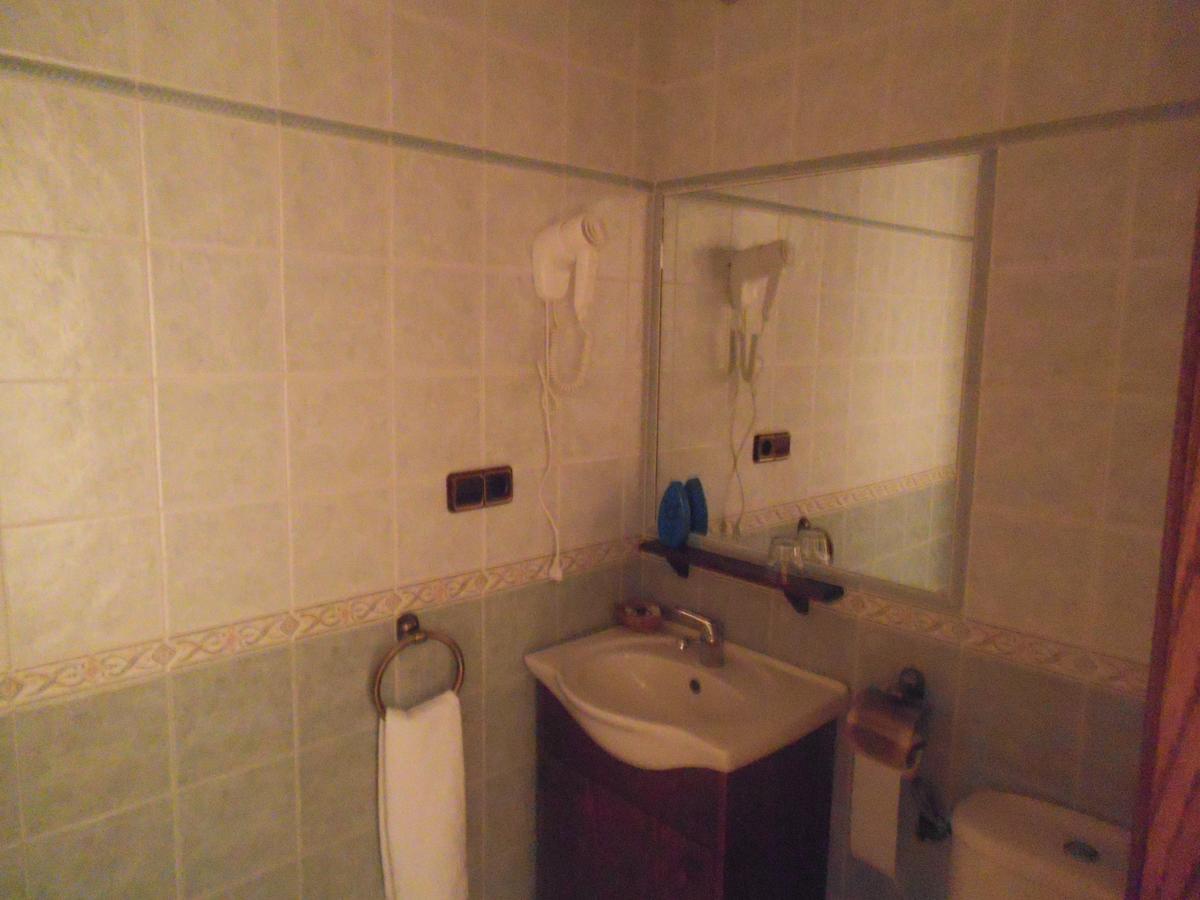 Hostal Los Galgos Yepes Luaran gambar