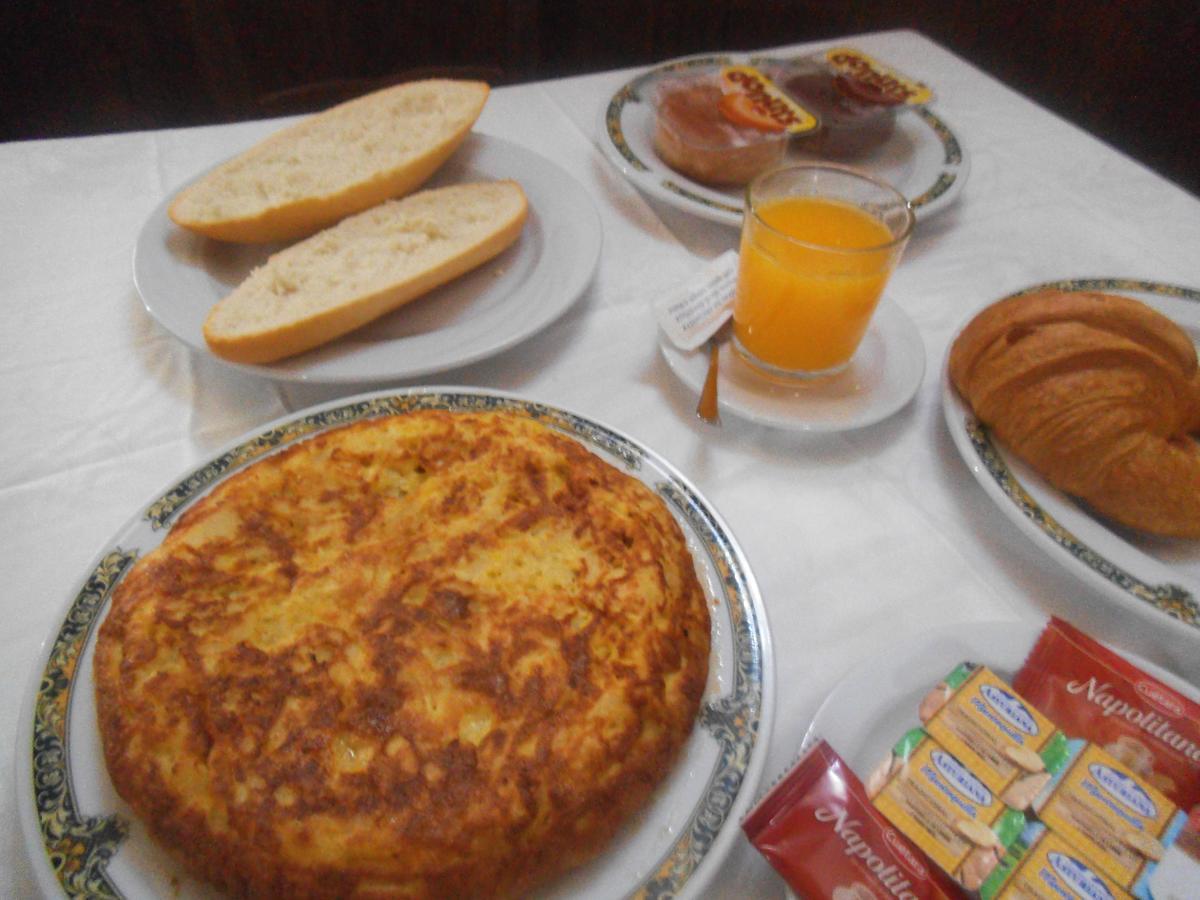 Hostal Los Galgos Yepes Luaran gambar