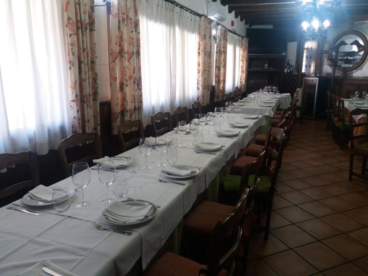 Hostal Los Galgos Yepes Luaran gambar