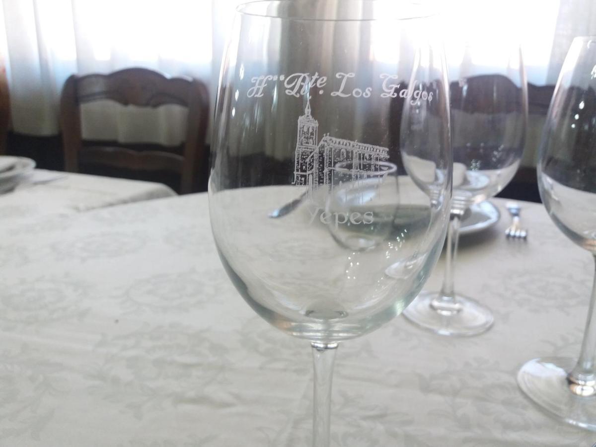 Hostal Los Galgos Yepes Luaran gambar
